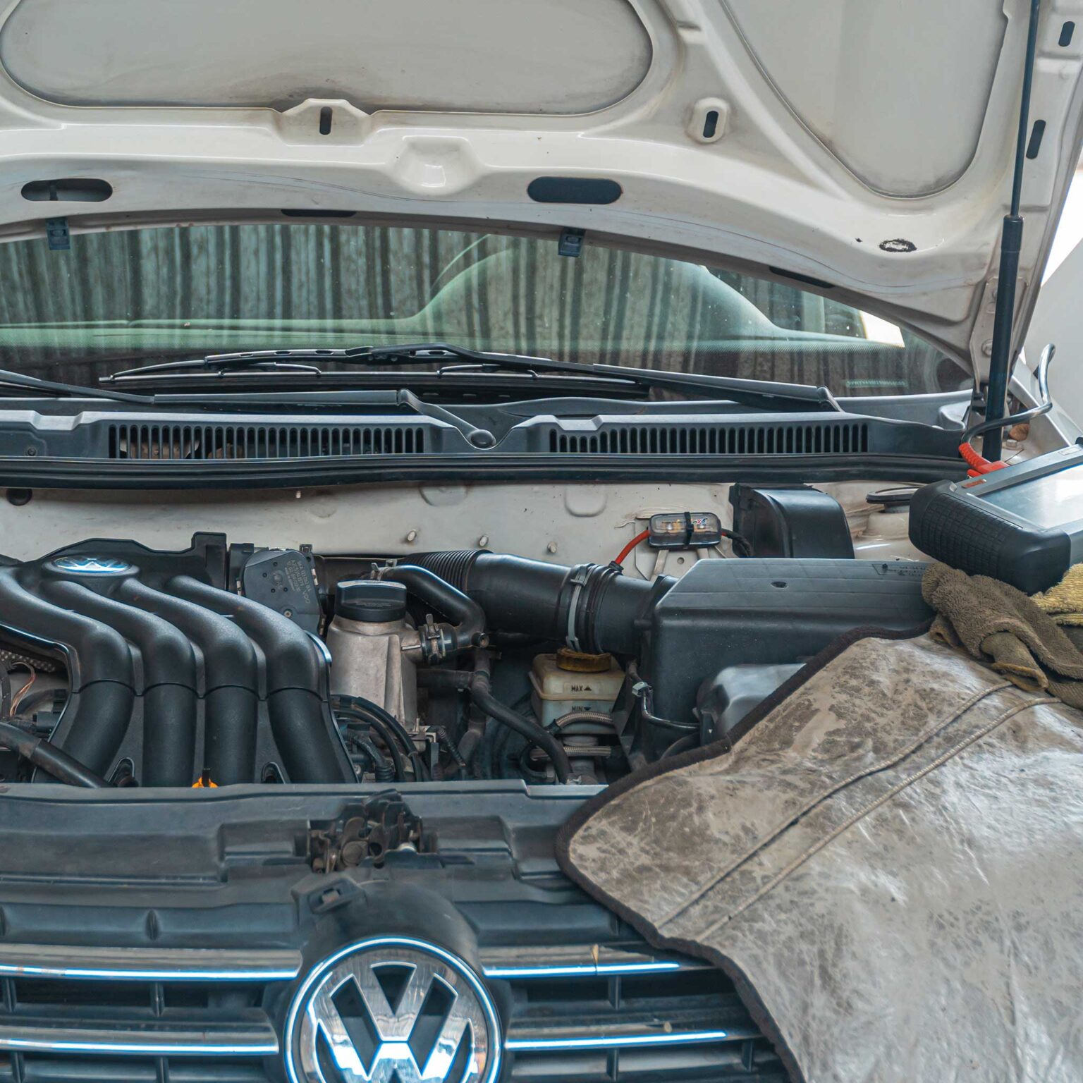 Botley Road Motors your Oxford garage | an open bonnet of a VW car